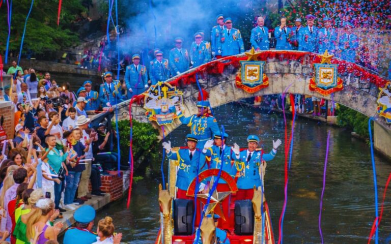 Best viewing spots along San Antonio River Walk parade route